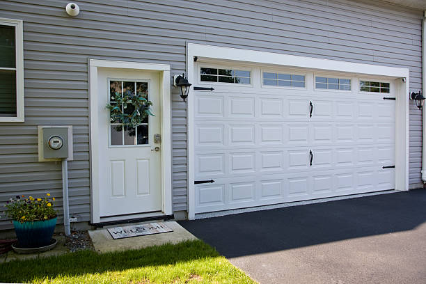 24/7 Emergency Garage Door Panel Replacement experts in Yancey County County, NC